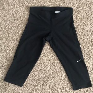 Nike Dri Fit Capris Leggings